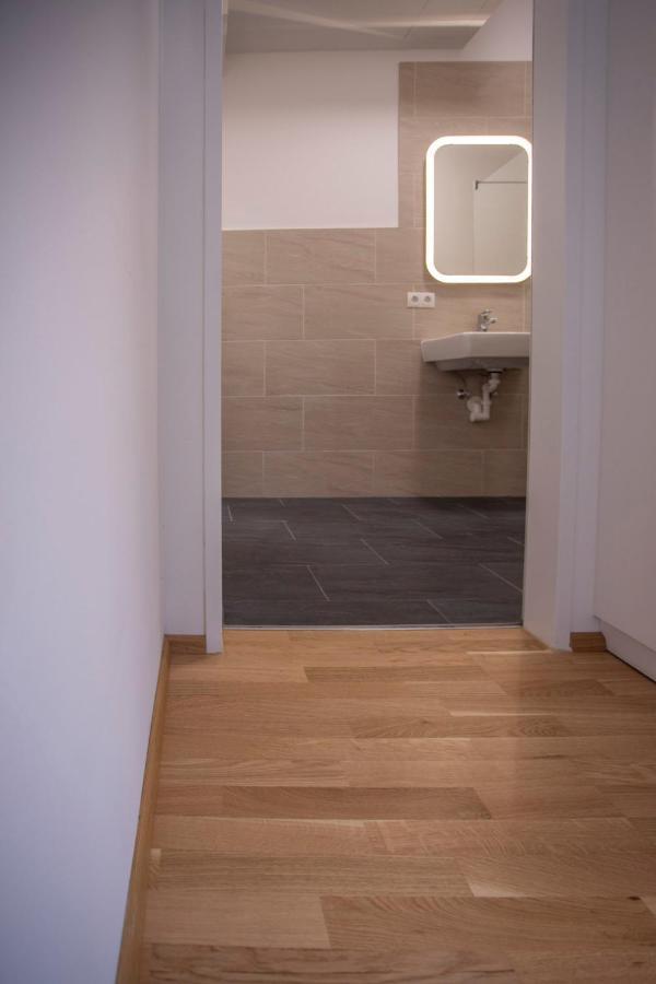 City Center Apartment For 6 Persons! อินส์บรุค ภายนอก รูปภาพ