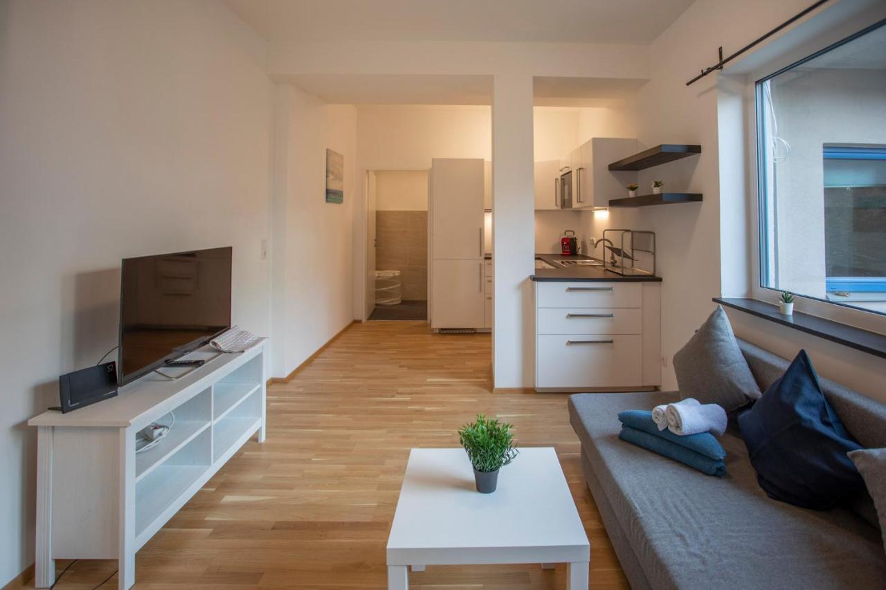 City Center Apartment For 6 Persons! อินส์บรุค ภายนอก รูปภาพ